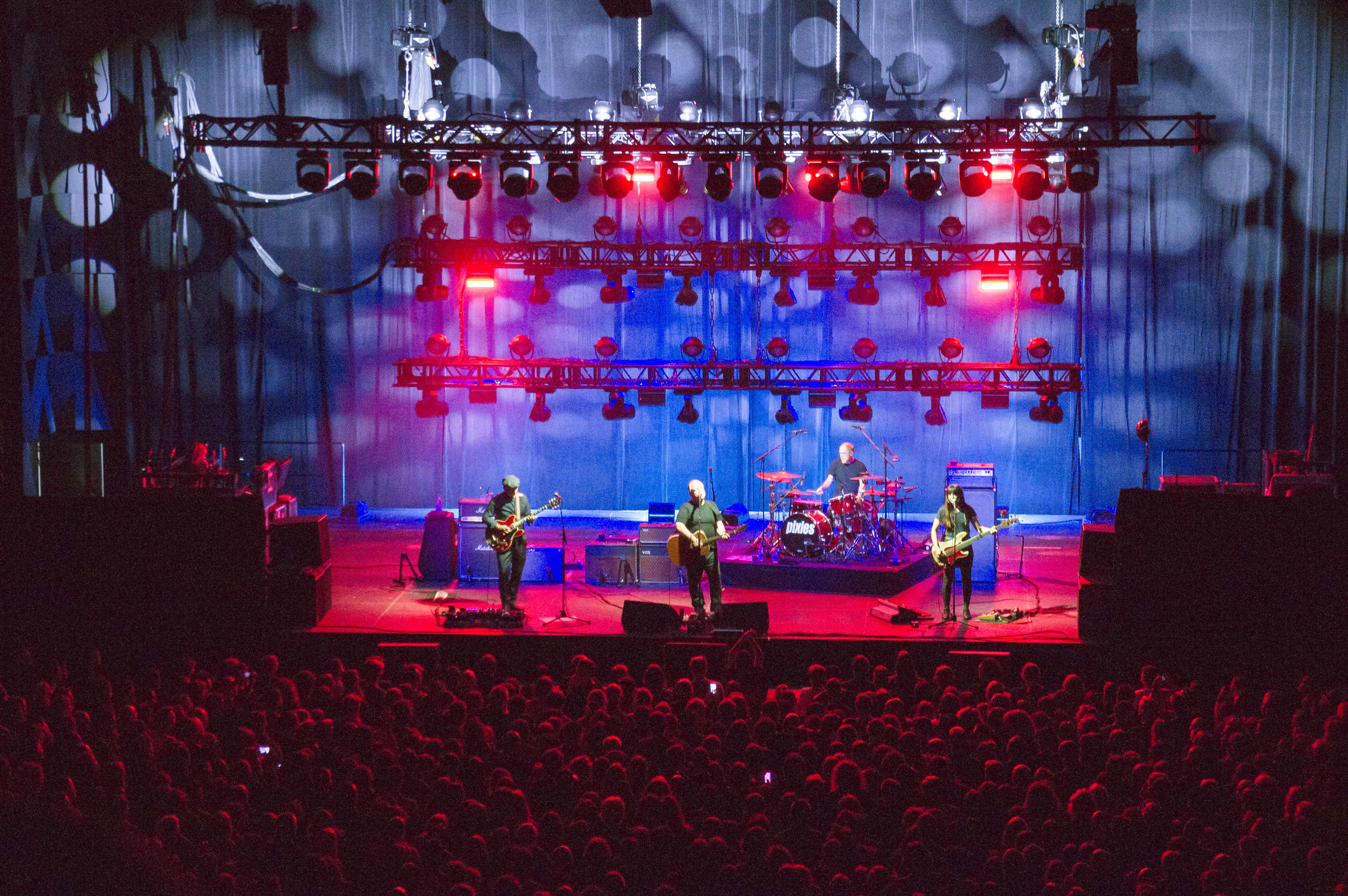 Pixies live